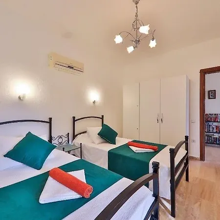 Kalamar Kalkan'da 14 Kisilik Villa *