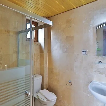 Kalamar Kalkan'da 14 Kisilik カシュ